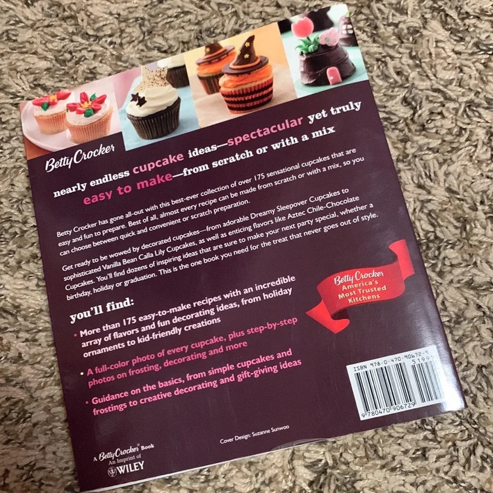 The Big Book of Cupcakes‎ Betty Crocker General Mills 2011 Paperback Recipe Book